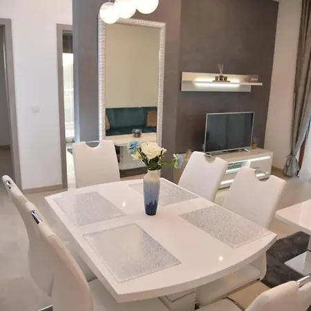 Apartmani Sofrenic-Hotel Adonis Ζλάτιμπορ Εξωτερικό φωτογραφία